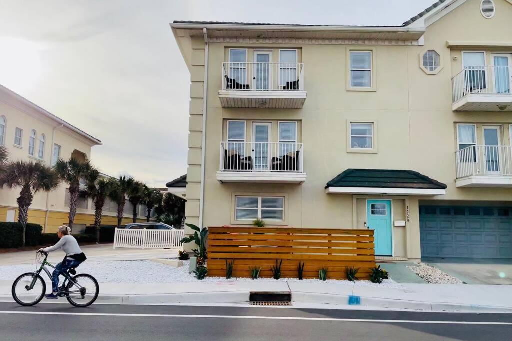 Luxurious Ocean View Getaway!! Entire Home! * Jacksonville Beach